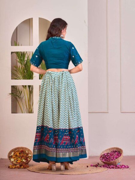 Home 🏡 21 Women’s Tussar Silk Patola Print Lehenga Choli Set with Foil Work